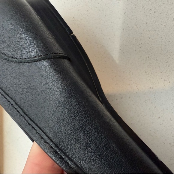 Bandolino Black Croc-Patterned Loafers - Picture 4 of 10